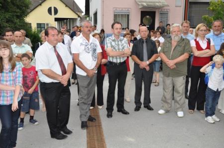 KNOBLEHARJEVO 2011 - Odkritje kipa Frana s. Metelka in odprtje razstave umetniških del Ferenca ccsernika 3